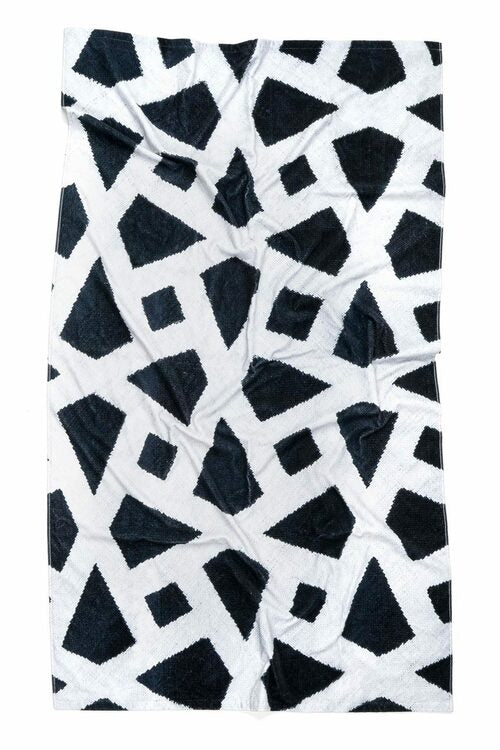 Triangles Beach Towel - black/white