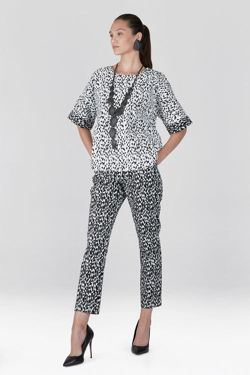 Stencil Vine Jacquard T-Shirt Top - white with black