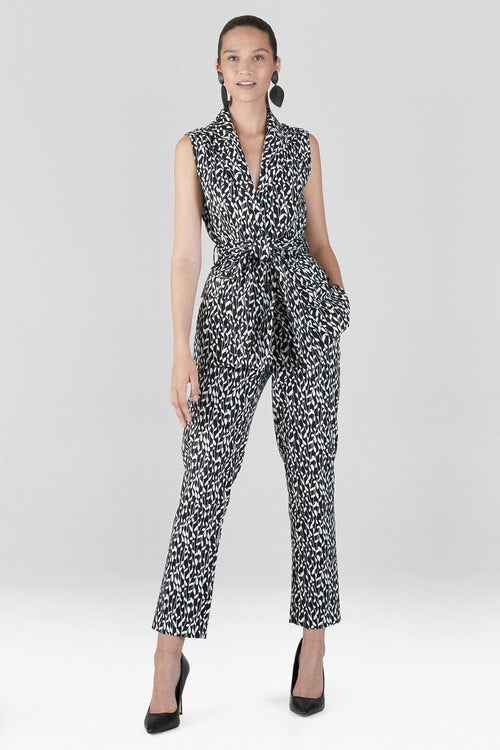 Stencil Vine Jacquard Vest - black with white