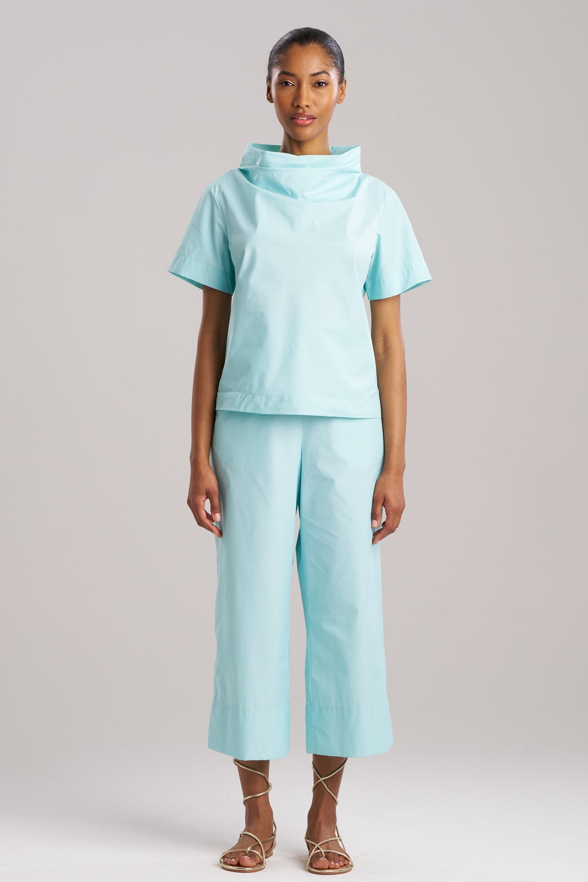 Techno Poplin Short Sleeve Funnel Neck Top